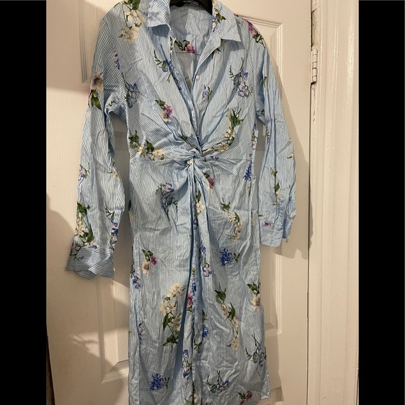 Zara shirt dress with knot on the front - Picture 2 of 2